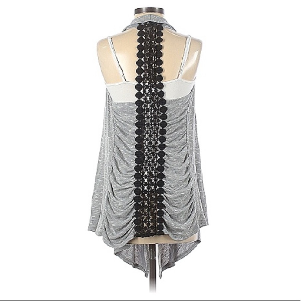 Wrap vest with embroidery down spine K